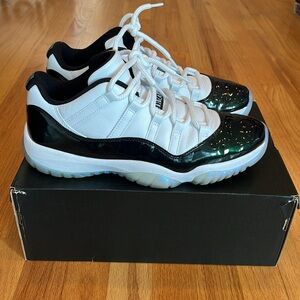 Air Jordan 11 Retro Low - White / Black - Emerald Rise